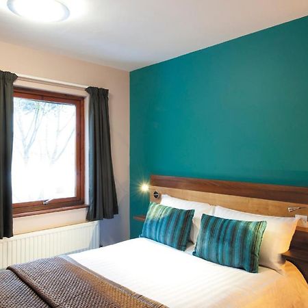 The Cedars Hotel Wokingham Habitación foto
