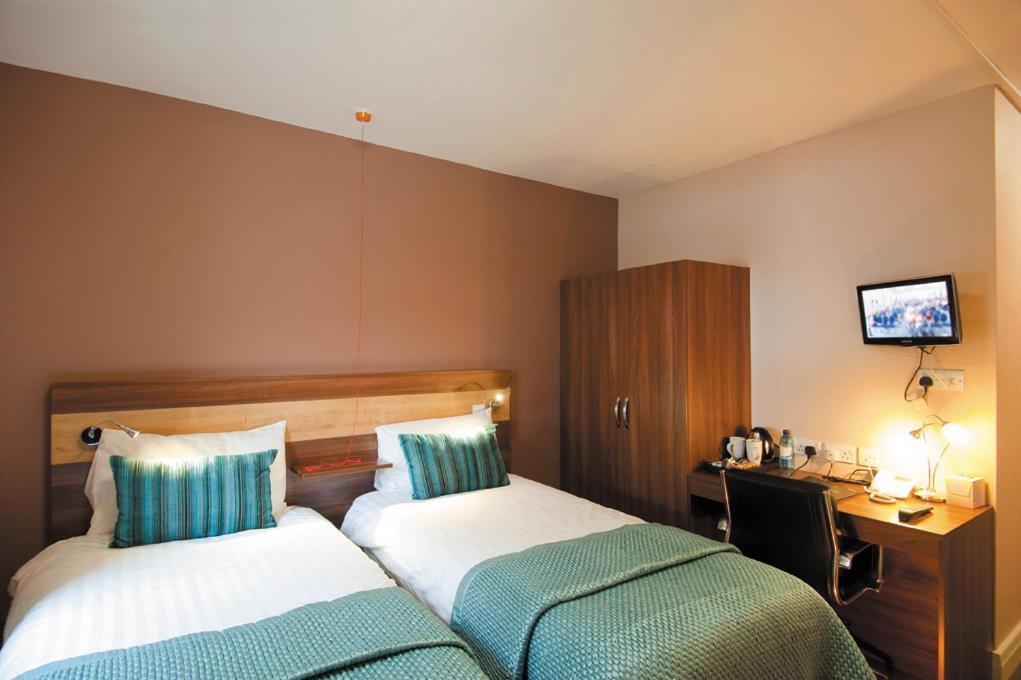 The Cedars Hotel Wokingham Habitación foto